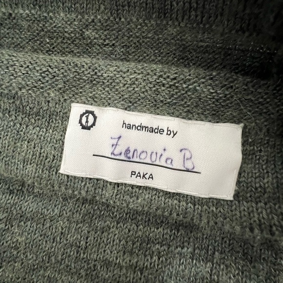 PAKA - Men's Green Hooded Sweater - Picture 3 of 9